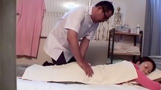 Hidden camera caught horny masseur fuck porn hottie Hitomi Sakurai