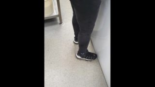 Step mom stuck into fridge get fucked from behind through leggings by step son 