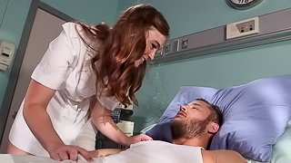 Hottest nurse ever gets a penetration session from her patient