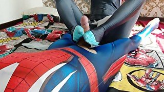 Gwen Stacy - footjob for SpiderMan