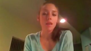 Hot american girl makes a masturbation sextape for her bf