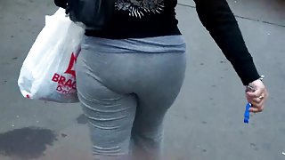 Nice vpl booty in grey sweats