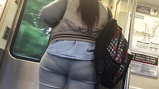 PHAT ASSED COLLEGE STUDENT ON SEPTA TRAIN