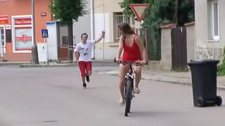 Teen cutie takes time off her bike ride for an outdoors pussy pounding