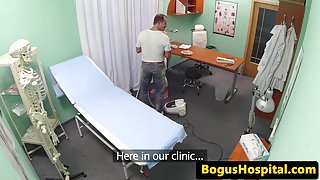 Doctor pussypounds nurse in threeway