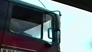 Teen flashes to passing truckers