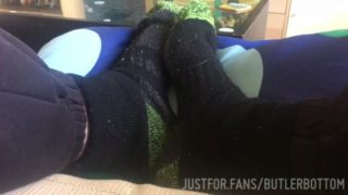 JFF PREVIEW - Rubbing my dirty socks together