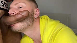 Mars Gymburger sucks my cock until I cum and we have a white kiss