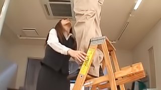 Yuria Sendo gives an Amazing Office Blowjob