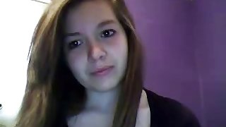 brunette hair w lint roller