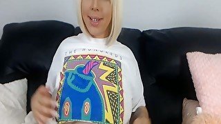 Enticing Blonde And Her Intense Pleasured Performance Live