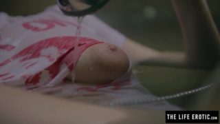 Puffy nippled girl masturbates with a spoon while half drowning