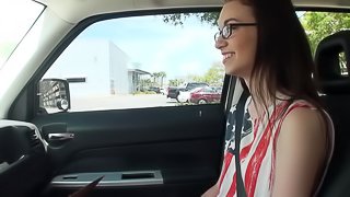 Patriotic babe getting her cunt fucked like a trashy whore in the car