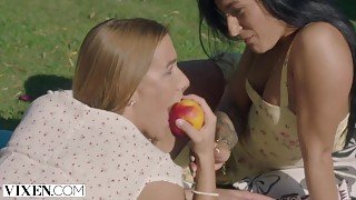 Alexis Crystal and Lexi Dona threesome sex