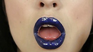 Very kissable blue lips: softcore video