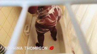 Thick Ebony caught in the Shower : SpyCam