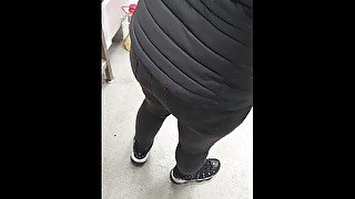 Step mom has a hole in the Jeans get fucked by step son without protection