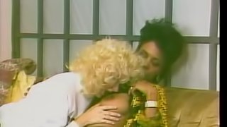 Lesbian ladies please one another in vintage clip