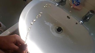 My LONGEST PISS EVER RECORDED / MEGA PISS FOUNTAIN / EPIC STREAM