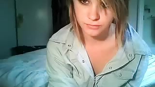 Blonde immature rubbing pussy on webcam