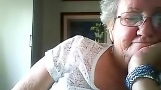 Dirty granny shows her tits on webcam