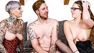 HITZEFREI Threesome with two hot German babes
