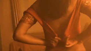 Sensuous indian MILF Dancer Babe