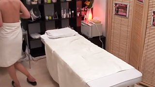 Massagist rides a japanese cunt in super sexy porn video