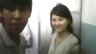 Cute asian girl makes a sextape with her bf in the bathroom
