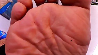 StonerSoles #5 - Feet CloseUp ASMR Scratching