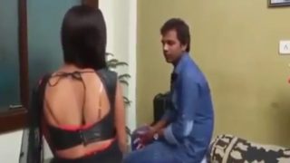 Hot indian housewife seduceing her dever end up in the bed with him
