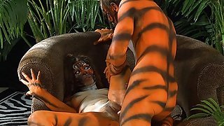 Victoria Lawson got her body painted in tiger patterned by her handsome lover