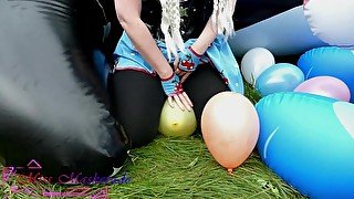 Miss Maskerade Rubber Doll Playing And Pop Balloon - Looner Fetish In Full Latex 03
