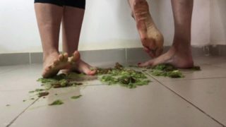 Two Girls Crushing Kiwi Barefoot Preview